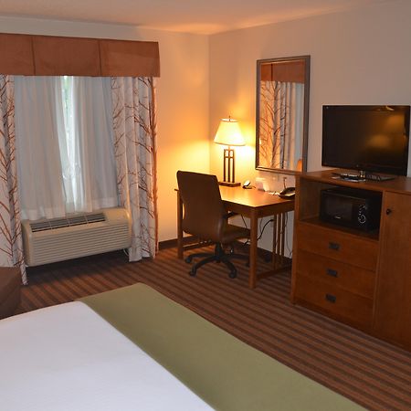 Holiday Inn Express & Suites Donegal By Ihg Екстериор снимка