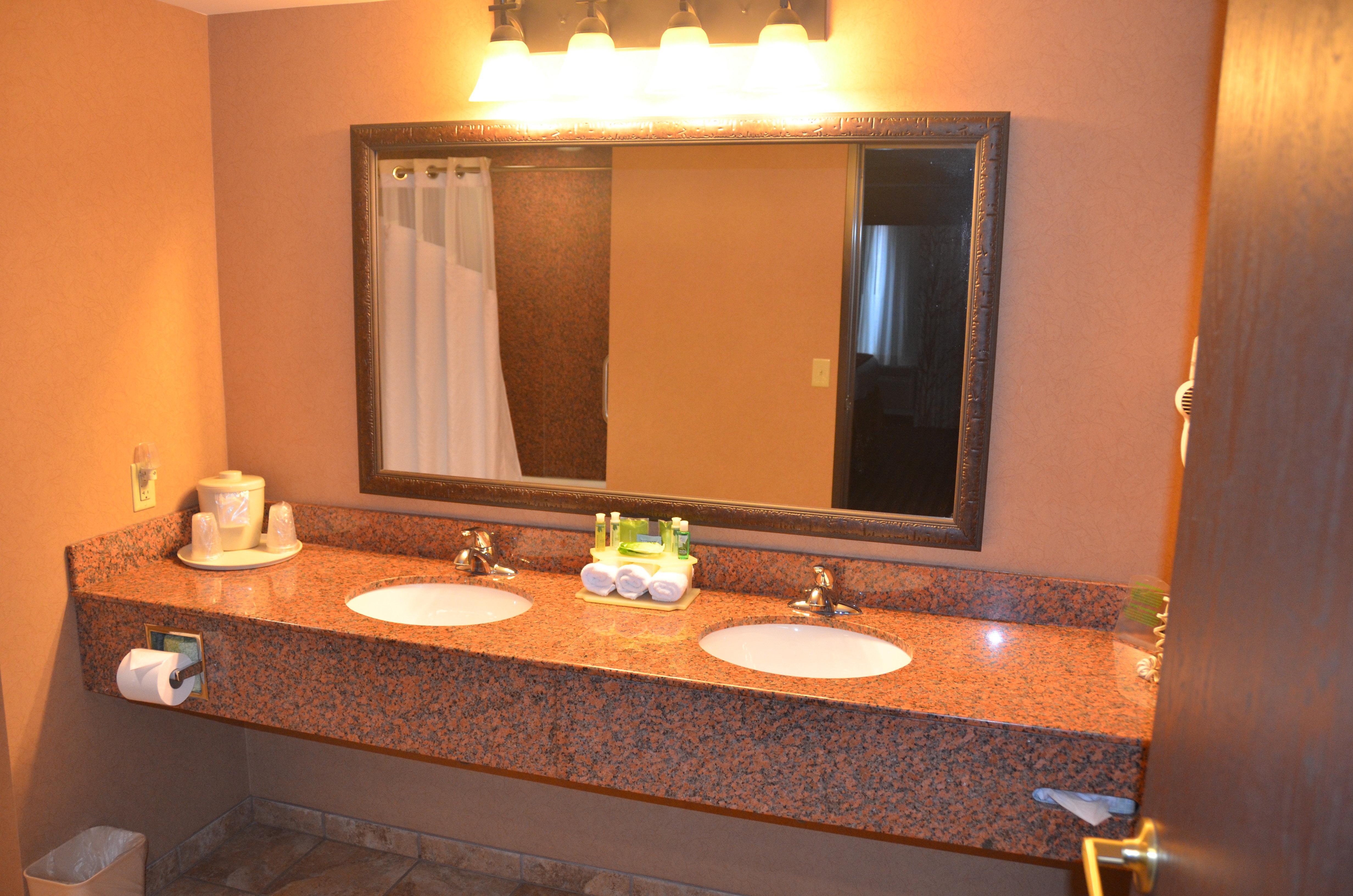 Holiday Inn Express & Suites Donegal By Ihg Екстериор снимка