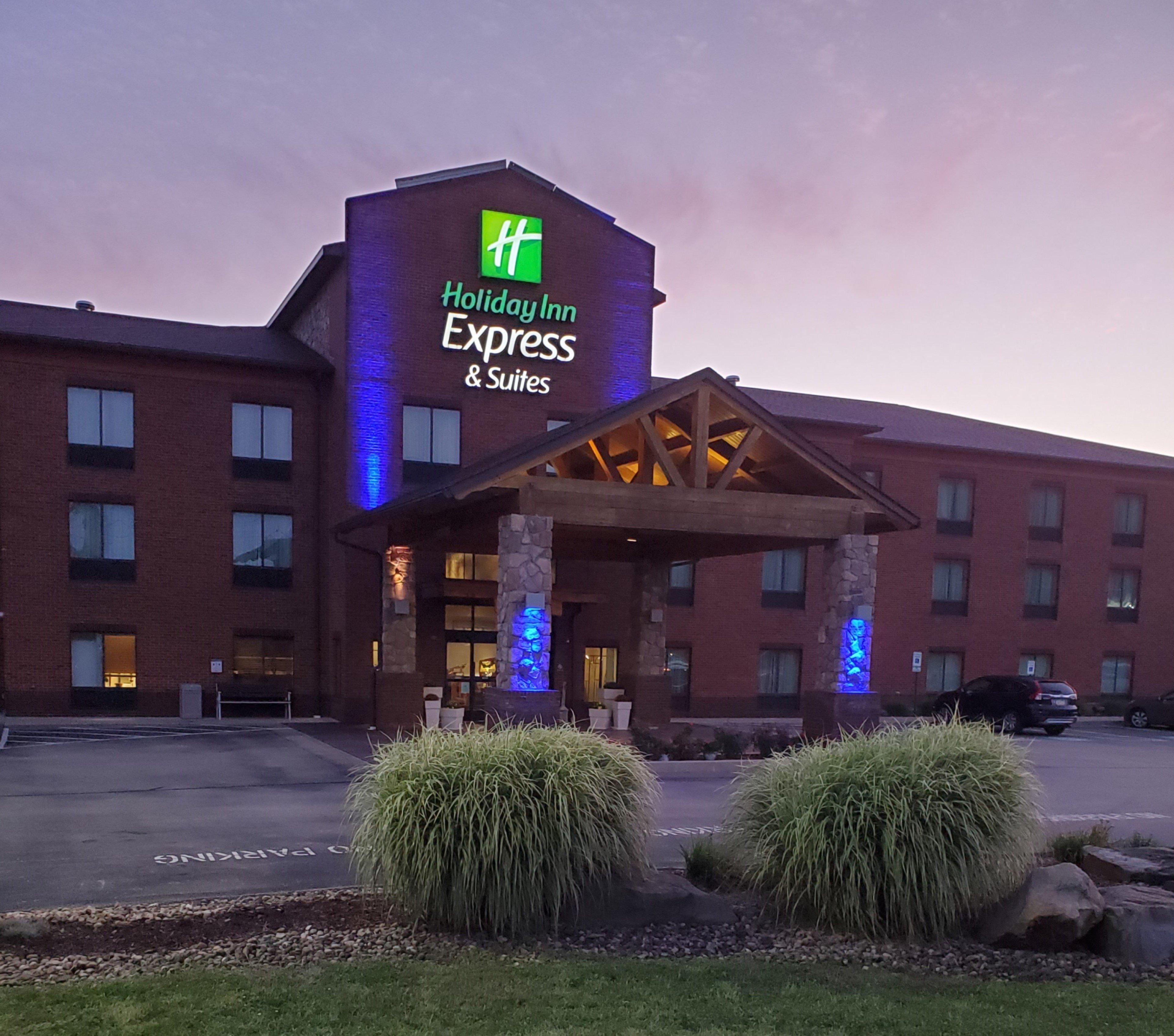Holiday Inn Express & Suites Donegal By Ihg Екстериор снимка