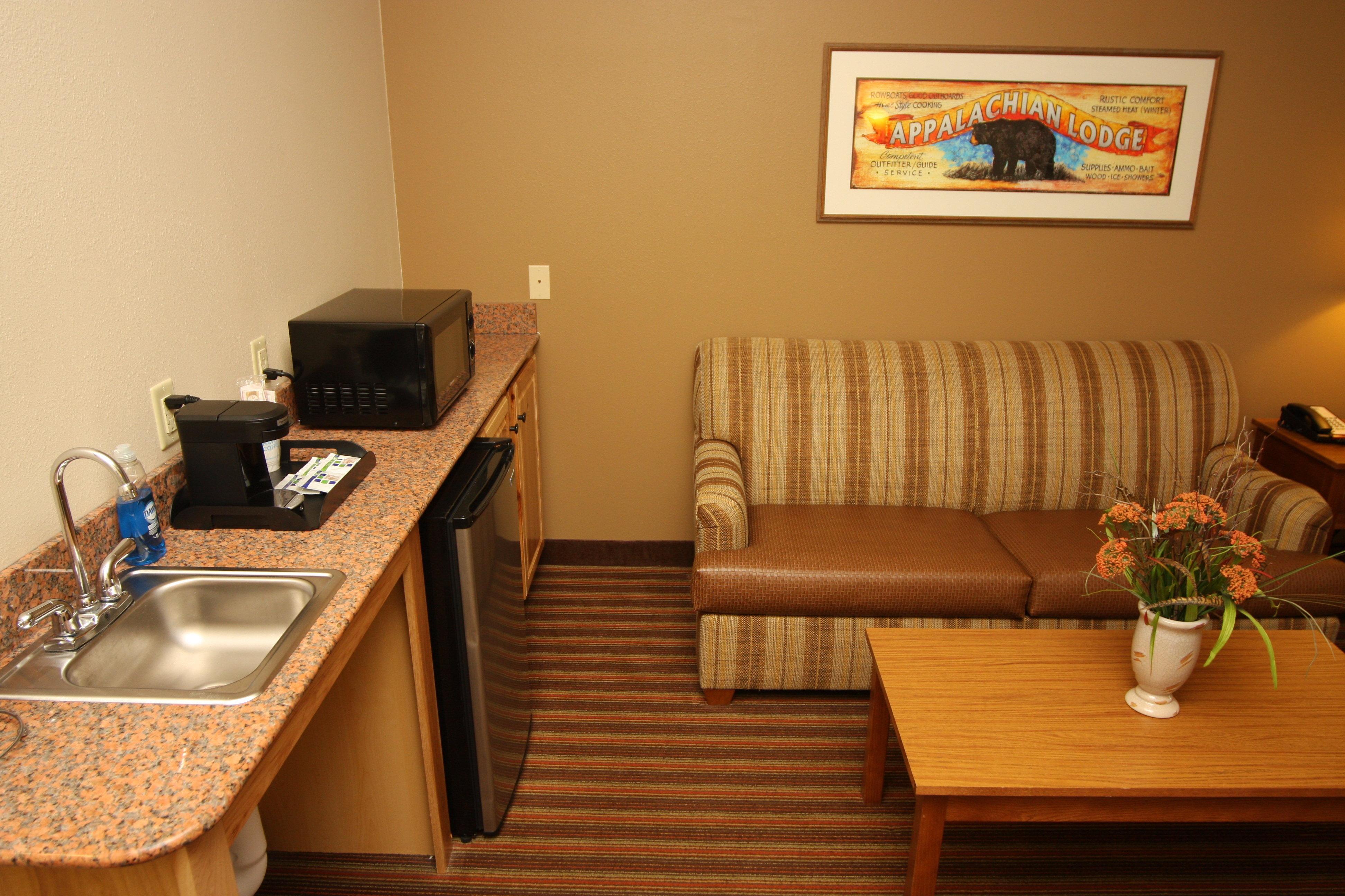 Holiday Inn Express & Suites Donegal By Ihg Екстериор снимка